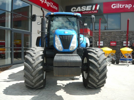 New Holland T7060