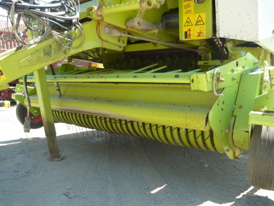 Claas Rollant 255